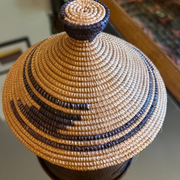 Handwoven Tan and Blue Basket with Lid - Picture 2 of 2